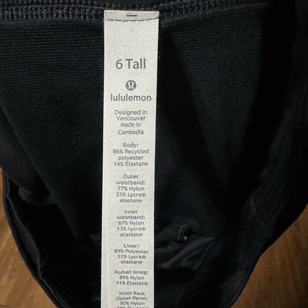 Lululemon short Speed Up mid rise
